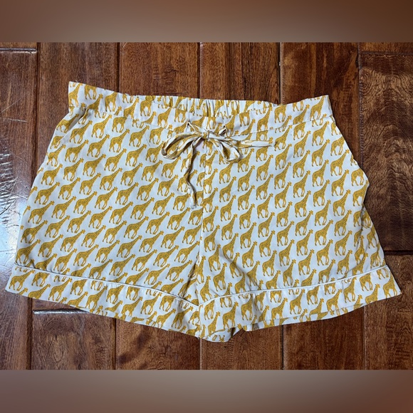 Isaac Mizrahi Giraffe Sleep Shorts with Pockets - Picture 1 of 8